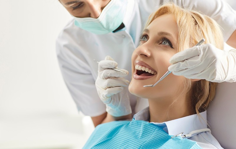 Stomatologia în sistemul de stat în România: 80% dintre români plătesc totul din buzunar. Ce aduce nou programul AP-STOMA