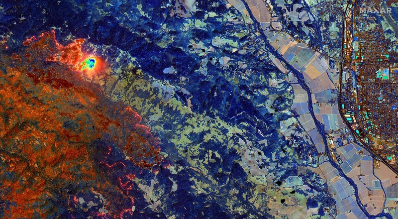 Imagine din satelit cu incendiile din California. Sursa foto: Profimedia