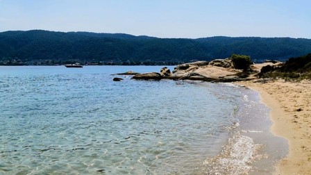 Plajă ascunsă de pe Insula Diaporos Halkidiki Foto: Ioana Ion