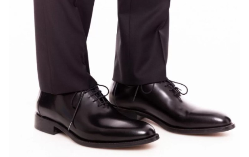 Stil desăvârșit la evenimente: pantofii de ceremonie care dau tonul eleganței masculine