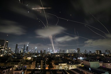 Sistemul israelian antiaerian Iron Dom în acțiune, Foto: Profimedia