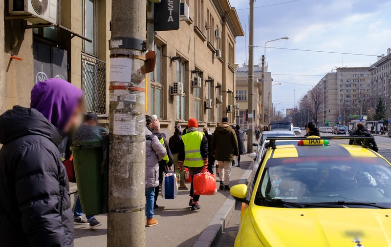 EXPERIMENT LIBERTATEA. Cum profită unii taximetriști bucureșteni de refugiați. „Pentru că eram ucrainean, mi-a luat 50 de lei. Știți cât m-a costat cursa ca român la întoarcere?”