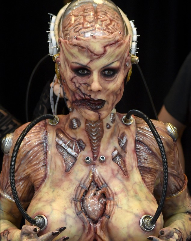 Heidi Klum, apariție terifiantă la petrecerea de Halloween! Și-a speriat toți invitații