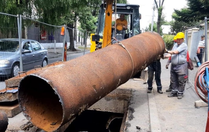 Noi conducte au cedat în București. Aproape 1.000 de blocuri rămân din nou fără apă caldă. Și Spitalul Malaxa este în aceeași situație