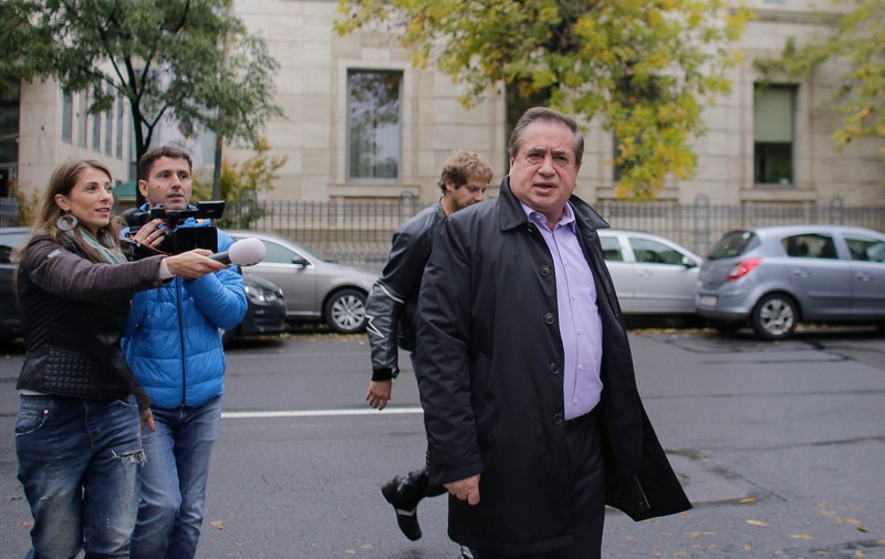 Ioan Niculae, condamnat definitiv la 5 ani de închisoare. Dat în urmărire de polițiști, omul de afaceri a intrat în direct la Antena 3
