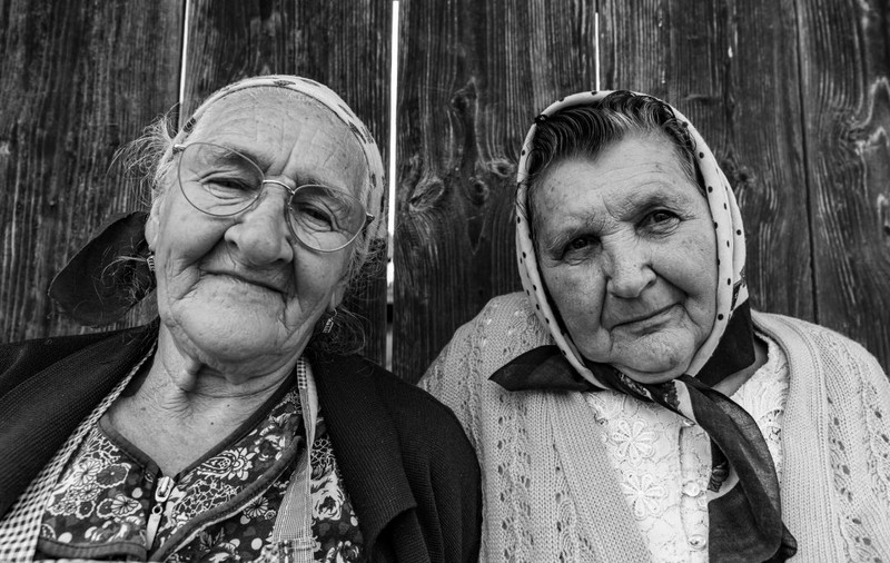 Peste 100 de pensionari români au dispărut în fiecare zi, în primele 6 luni ale anului 2026. Topul celor mai afectate județe
