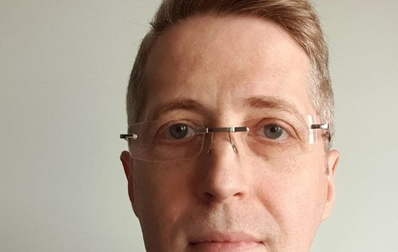 Radu Herjeu, membru al CNA, ironic după conferința de presă a lui Klaus Iohannis. "Nu a fost în vacanțe, ci, foarte rar, s-a dus în Tenerife sau pe munte să lupte cu PSD-ul"