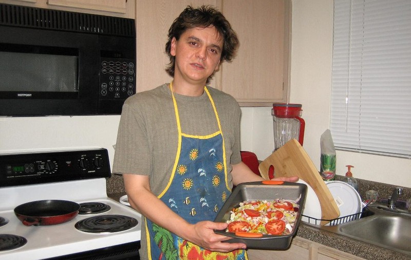 Adrian Haiduc slăbeşte cu o DIETĂ MIRACULOASĂ! Iată-l în rol de bucătar şi află ce alimente recomandă | FOTO