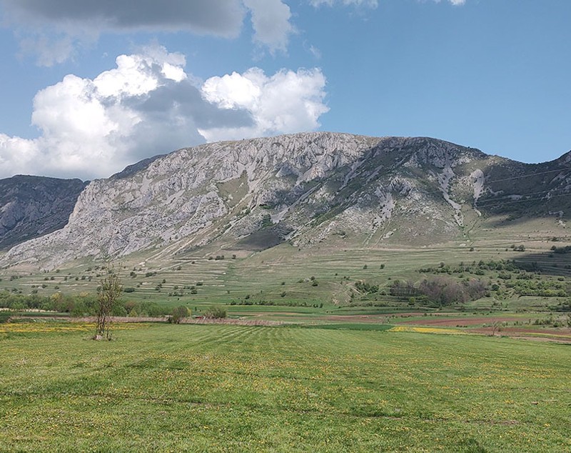 Rimetea, satul din Munții Trascău desemnat „Destinația anului 2025”. Locuitorii trăiesc exclusiv din turism: „Mâncarea ne face renumiți”
