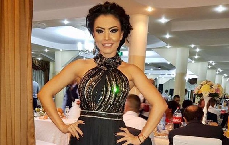 Andreea Mantea, Cristi Mitrea și fiul lor, la restaurant în Istanbul. Imaginea pe care o așteptau toți