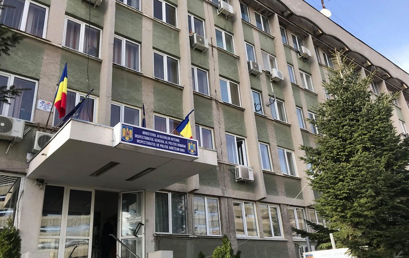 Un ofițer de la IPJ Gorj, suspectat că a împușcat un câine. Polițistul a fost reținut pentru 24 de ore