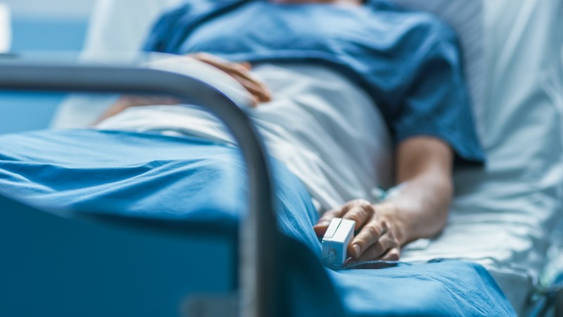 Printre simptomele lui Lindsay Polega s-au numărat și tensiunea arterială mare și mari dureri articulare | Imagine ilustrativă via Shutterstock
