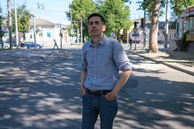 „E nasol să trăiești aici”, spune Iulian Ciocan despre țara sa