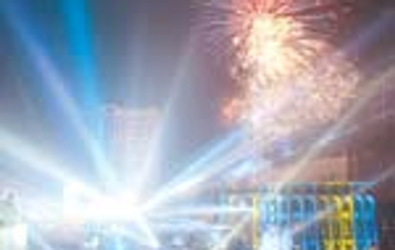 Revelion cu sticle sparte in loc de petarde