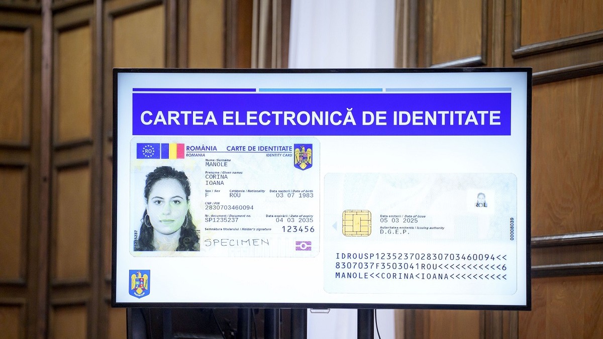Imagine cu un ecran LCD cu un specimen al noii Carti Electronice de Identitate in timpul unei conferinte de presa avand ca tema lansarea noii Carti Electronice de Identitate, in Bucuresti, pe 21 martie 2025. ANDREEA ALEXANDRU / MEDIAFAX FOTO Sursa foto:Hepta