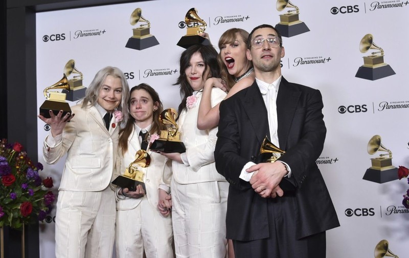 Premiile Grammy 2024. Taylor Swift a câştigat trofeul pentru „Albumul anului” pentru a patra oară, o premieră în istoria galei. Lista câștigătorilor