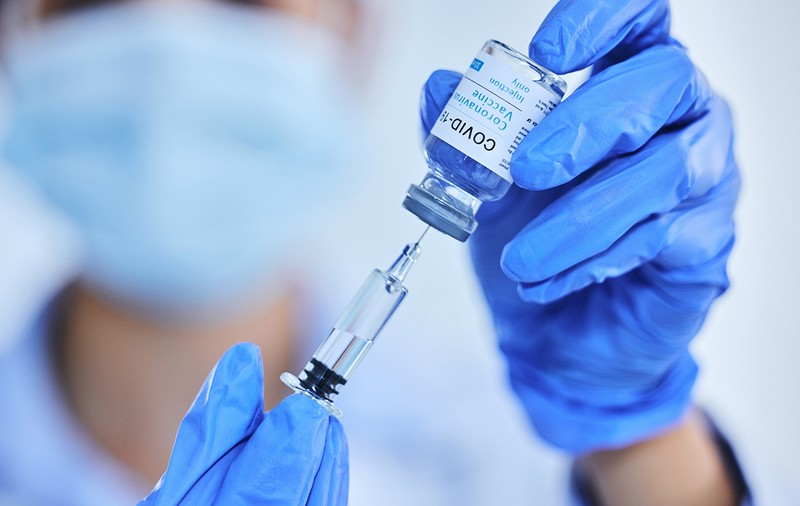 Medicul și asistentele din Prahova implicate în vaccinările „la chiuvetă” scapă ieftin, după ce nu s-a putut dovedi ce șpagă a luat fiecare. Judecătorii: „De orice dubiu profită făptuitorul”