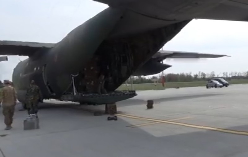 Armata Română aduce 100.000 de combinezoane de protecţie din Germania