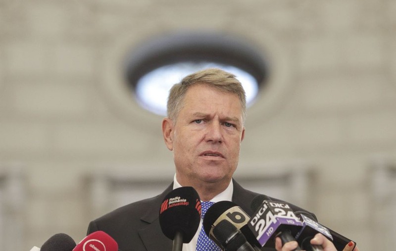 USR îi cere lui Klaus Iohannis să participe la fiecare ședință de Guvern din decembrie
