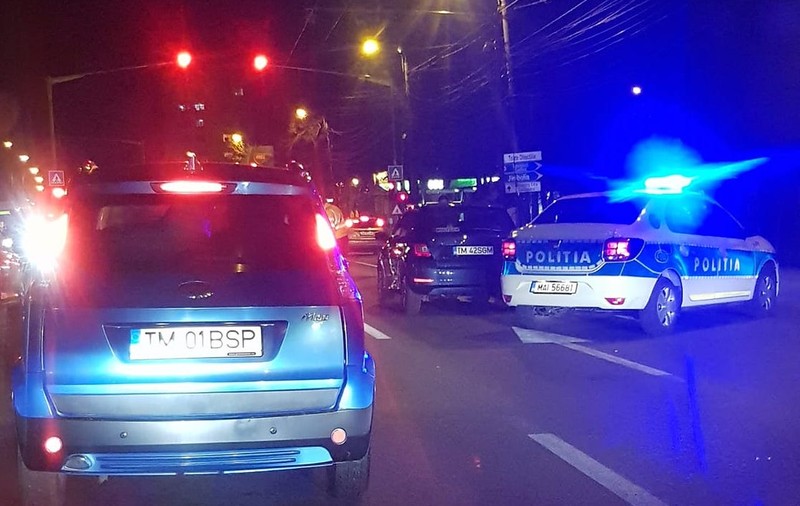 La o zi după ce a ieșit din închisoare, un tânăr a furat un autoturism și a condus beat. Accidentat când încerca să fugă de polițiști