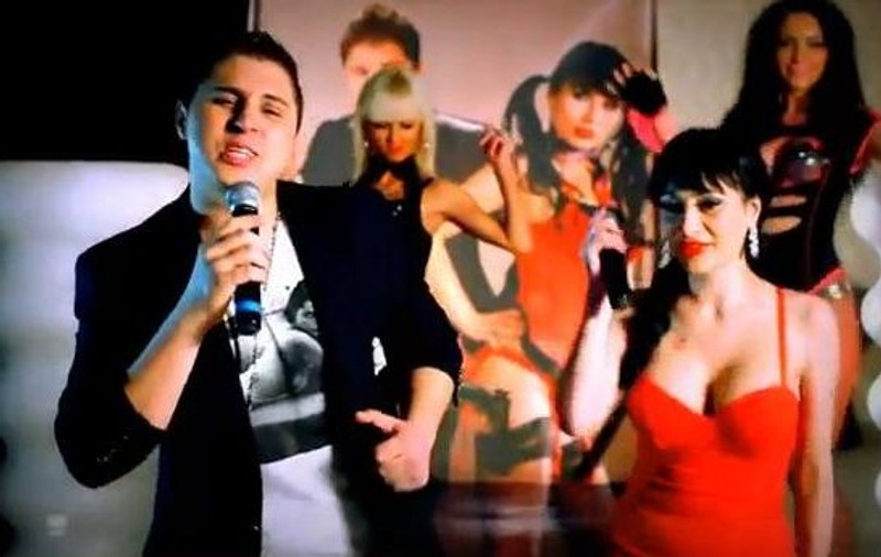 Asta mai lipsea! Ioana Popescu s-a apucat de cântat manele! | VIDEO
