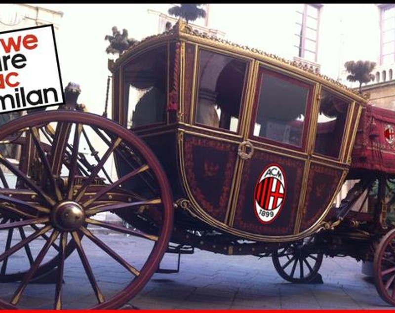AC Milan și-a vândut autocarul! Fanii îi ironizează: să meargă cu mașina familiei Flinstone!