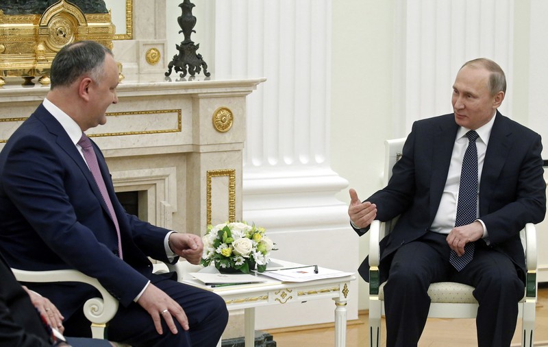 Igor Dodon, nevoit să-l aștepte patru ore pe Putin, la o întâlnire pe care președintele rus o solicitase