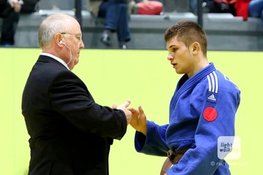 Alex e dublu campion european și are două medalii de bronz la Jocurile Paralimpice.