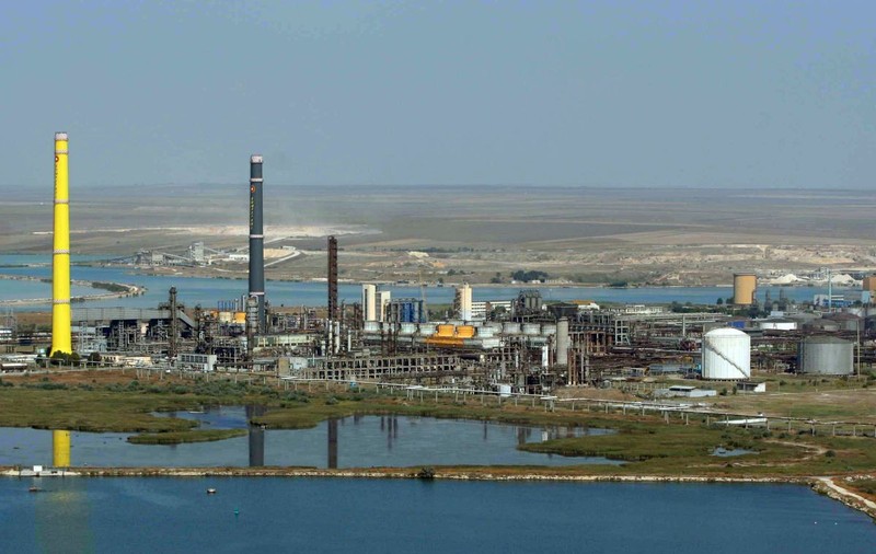 România cumpără 60% din petrol din Kazahstan, în timp ce producția internă se prăbușește