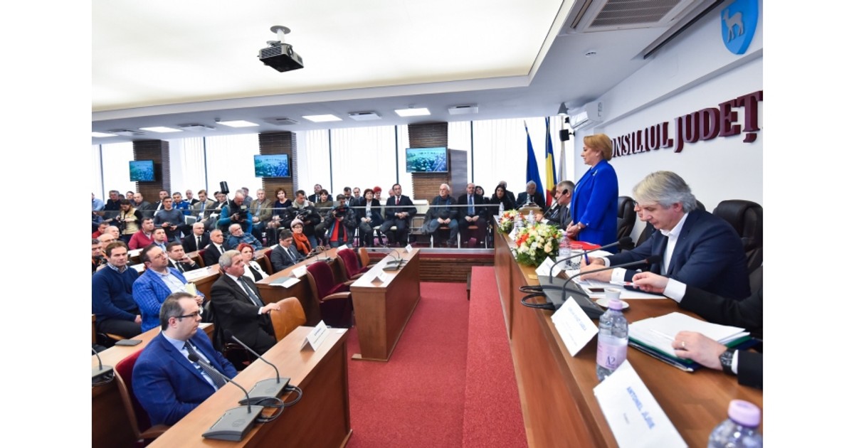 Prima vizită a premierului Dăncilă în țară