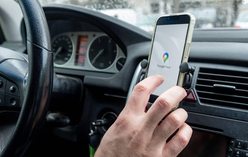 Cum să faci economie la benzină și motorină cu Google Maps