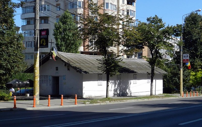 Primarul Constanţei îi cere lui ÎPS Teodosie să defiinţeze biserica ridicată ilegal pe un trotuar