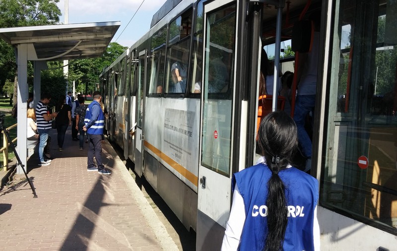 Primăria Capitalei vrea să cumpere 500 de automate de eliberare a biletelor RATB şi METROREX