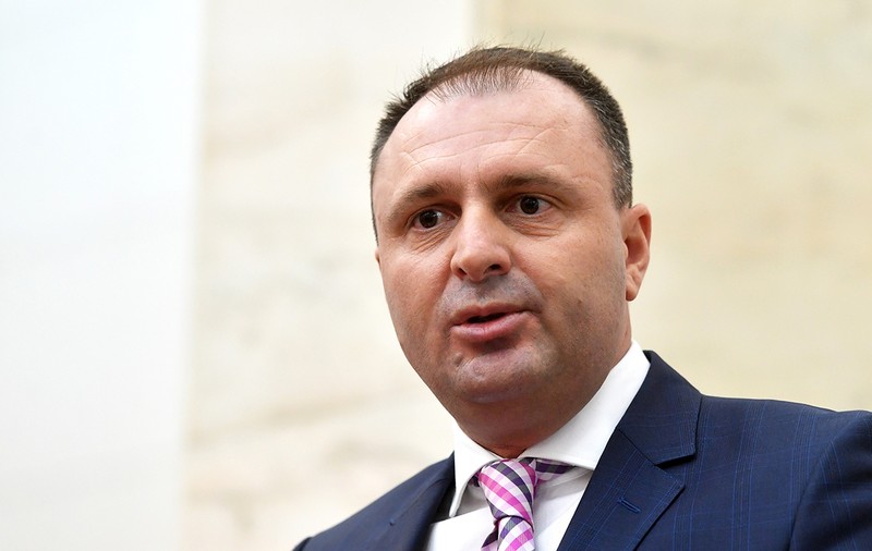 Plagiatorul Cristian Petcu a fost demis din funcția de secretar general al ICR