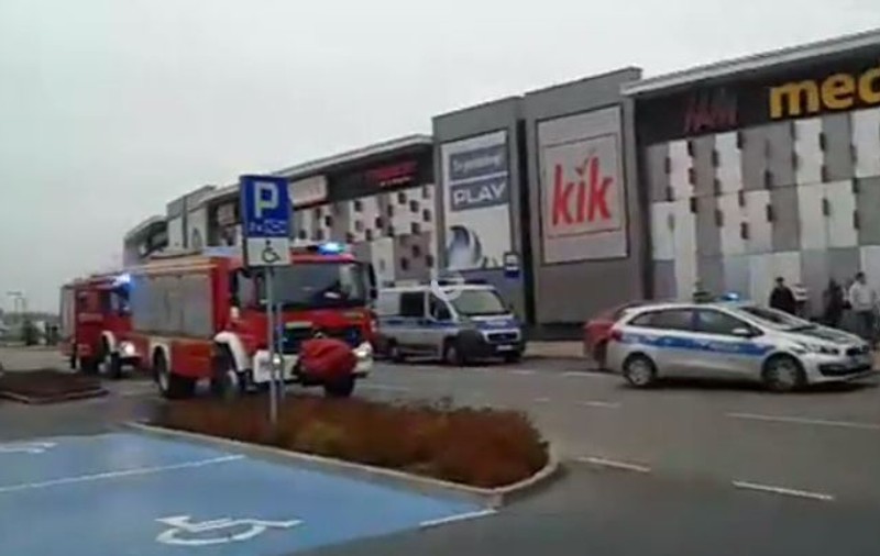 VIDEO | Polonia în stare de alertă. Mai multe persoane au fost înjunghiate într-un mall