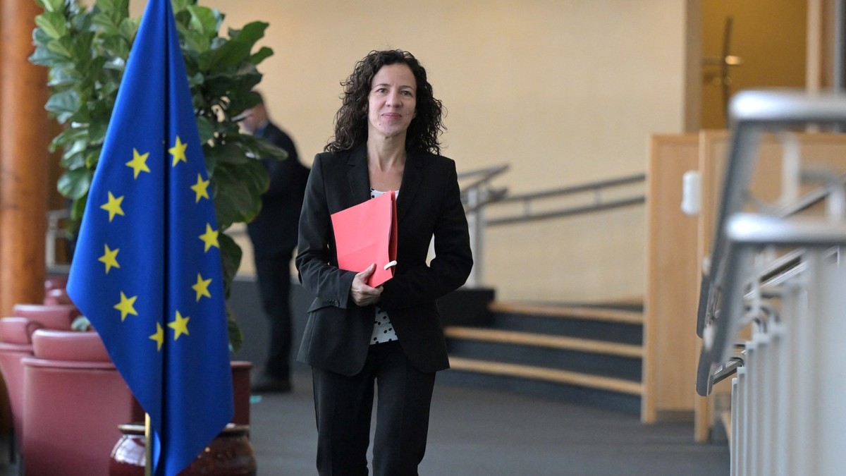Roxana Mînzatu, propusă pentru funcţia de comisar european din partea României de către Guvernul condus de Marcel Ciolacu