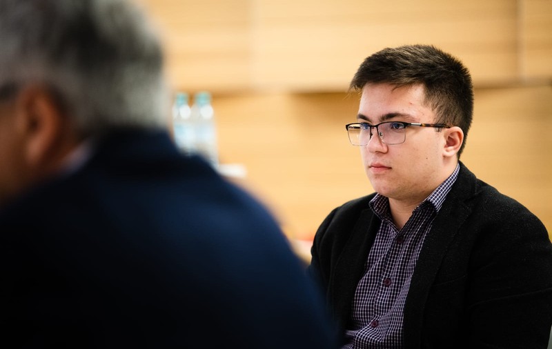 „Copiii de azi aleg să nu stea în bancă. Nu suntem generația de sacrificiu, suntem generația rezilienței”. Interviu cu președintele Consiliului Elevilor