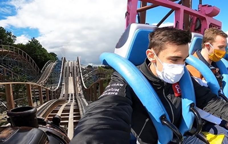 Tragedie într-un parc de distracții din Franța. O femeie a murit după ce a căzut din roller-coaster