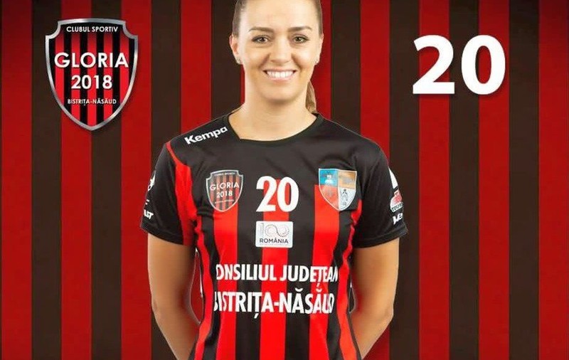 O handbalistă a fost jefuită în timpul unui meci de fotbal! "I-au fost furate două genți în care avea echipamentul, bani și acte"