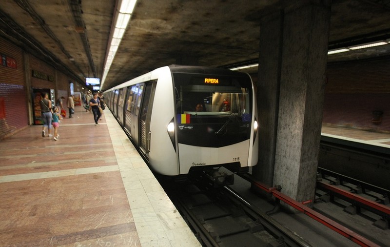 UPDATE | Tentativă de sinucidere la metroul bucureștean. Un bărbat s-a aruncat sub tren