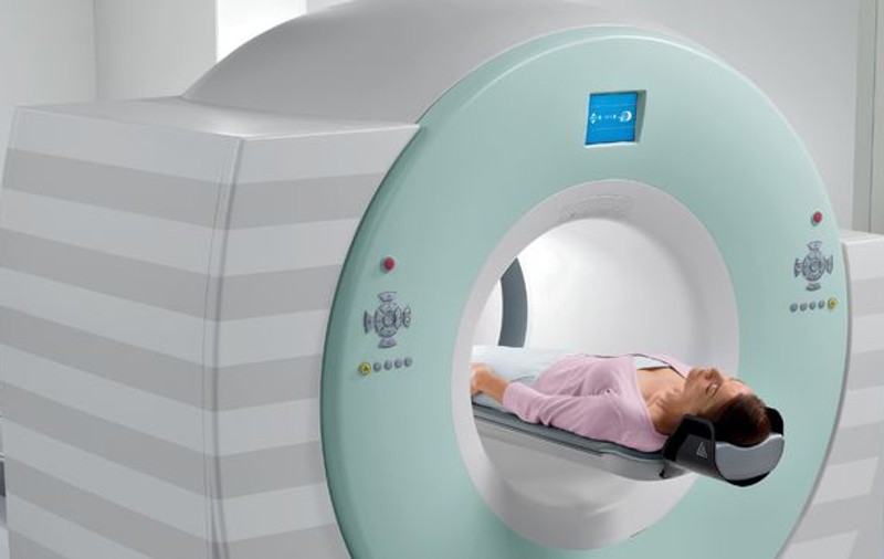 Medicul din Iași care cerea șpagă pentru examenele RMN, trimis în judecată
