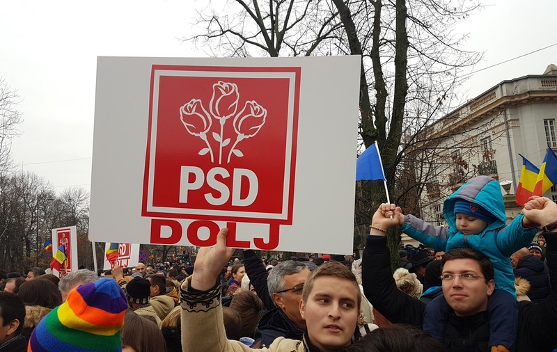REPORTAJ. Prima paradă de Ziua Națională la care președinții celor două Camere au fost absenți