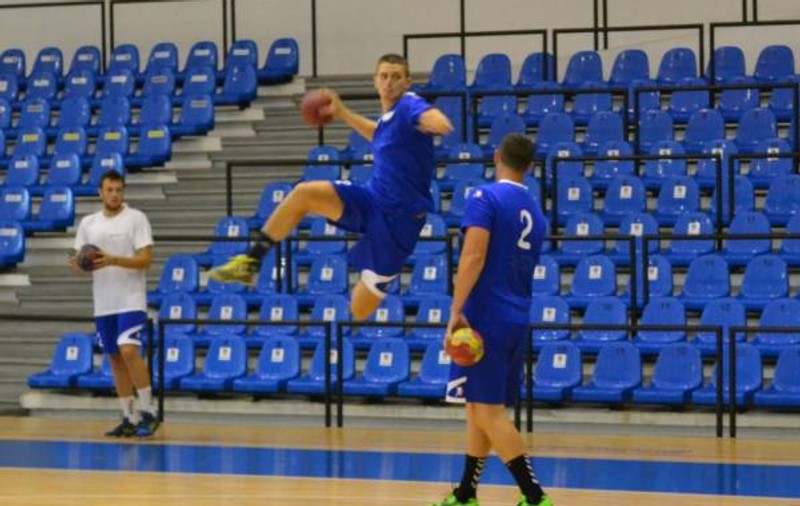 Handbaliştii de la CSM Ploieşti, învinşi de naţionala de tineret
