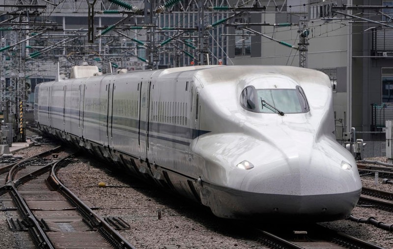Conductorul unui tren de mare viteză din Japonia a mers la toaletă în timpul călătoriei. Câți oameni au fost în pericol