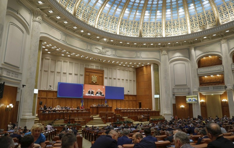 Legea pensiilor speciale, amânată pentru la toamnă. Planurile pentru o sesiune extraordinară a Parlamentului au fost anulate