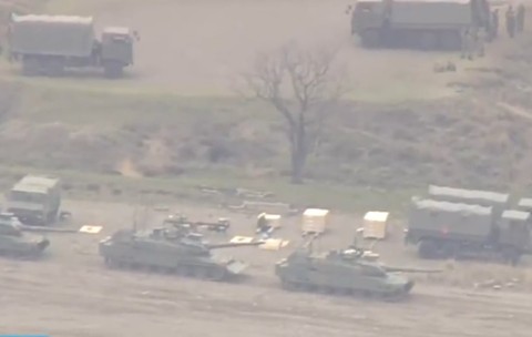 Un tanc cu trei bărbați și o femeie în el a explodat în timpul unui exercițiu militar, toți bărbații au murit, într-un poligon din Japonia