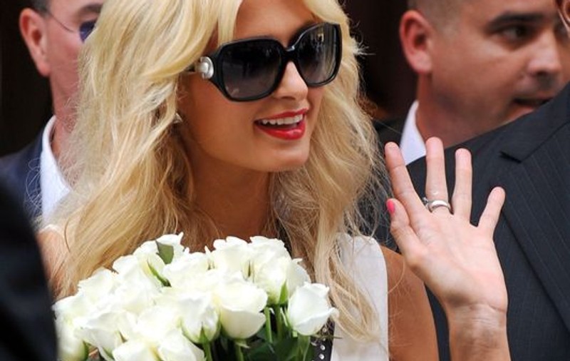 Lui Paris Hilton îi place la unguri