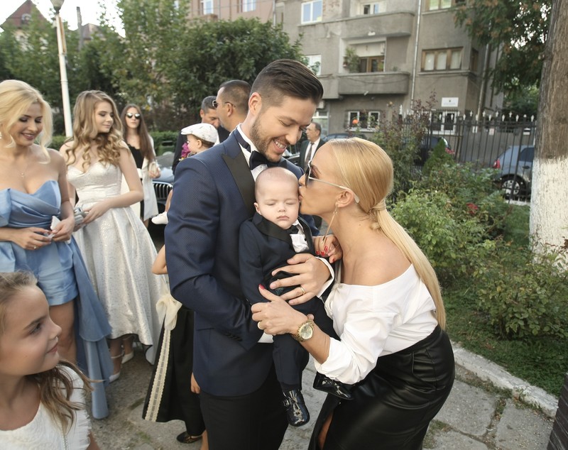 FOTO EXCLUSIV | Cum s-a afișat Anda Adam la botezul băiețelului lui Jorge. A atras toate privirile