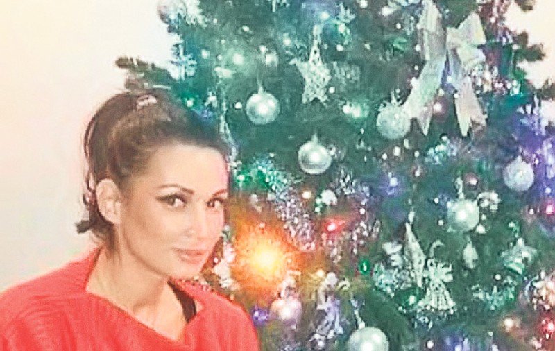 EXCLUSIV! Nicoleta Luciu: «O să ţin 3 luni bradul împodobit!» | FOTO