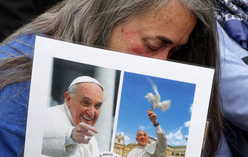 Promisiunea pe care Papa Francisc a făcut-o în fața singurei femei din lume pe care a iubit-o: „Dacă nu te căsătorești cu mine, mă fac preot”
